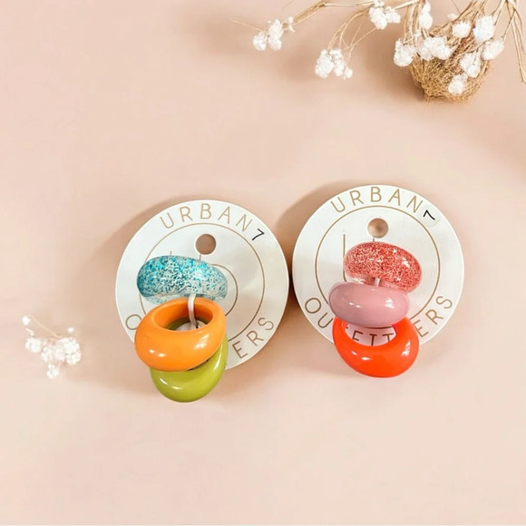 NWT Urban Outfitters Lot of 2 Roxy Resin Rings 6 Set Size 7 Multicolor - Picture 1 of 6